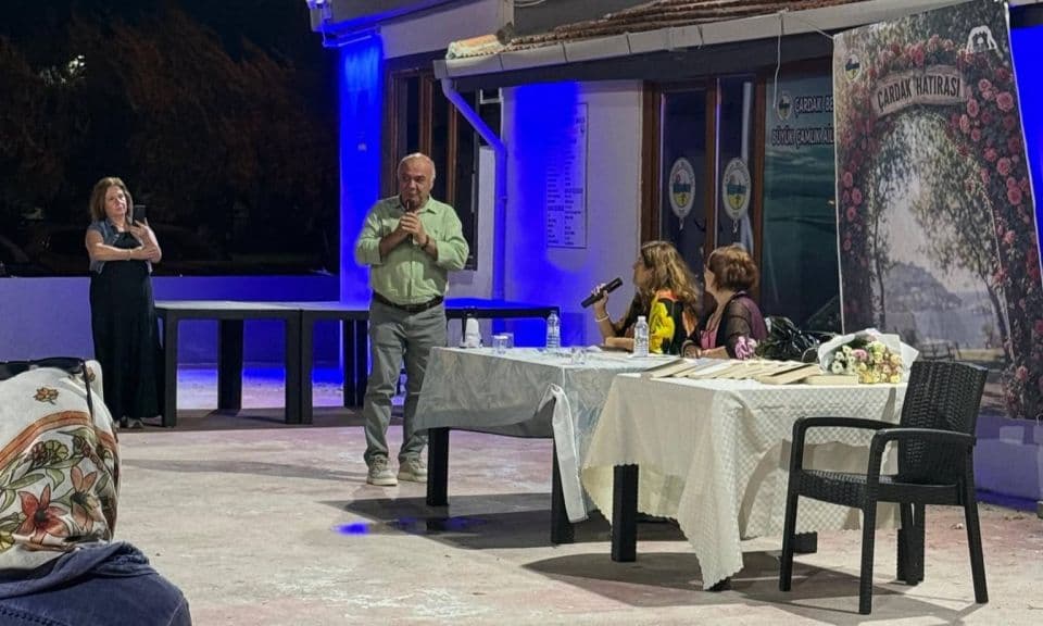 Çardak'ta Edebiyatın Işıltısı: Yazar Belgin Albayrak Bıyıkoğlu ile Söyleşi ve İmza Günü