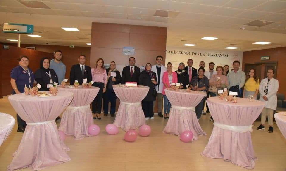 Çanakkale’de Pembe Kurdele Etkinliği: Meme Kanseri Erken Tanı ve Moral Destek Konuşmaları