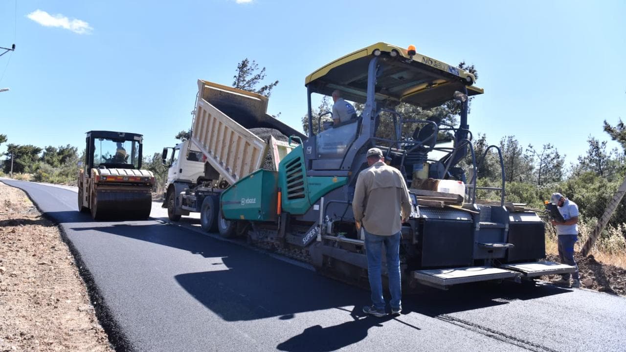 Dardanos'ta Üstyapı Yenileme Çalışması: Yollar Asfaltlanıyor