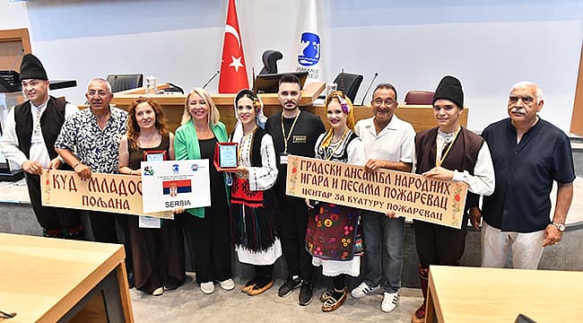 Çanakkale'de Dans Festivali Coşkusu: Katılımcı Ekipler Belediyeyi Ziyaret Etti