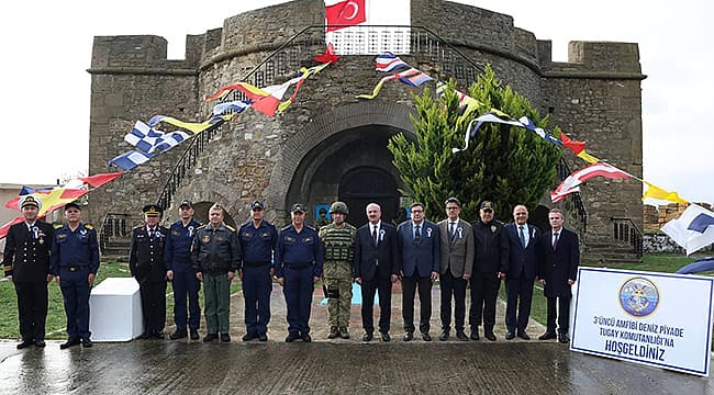 Çanakkale'de 3. Amfibi Deniz Piyade Tugay Komutanlığı Sancak İlk Tevcih Töreni Gerçekleştirildi
