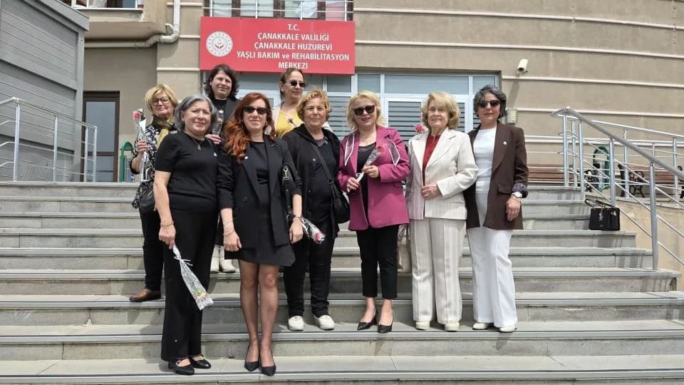 İYİ Parti Çanakkale İl Teşkilatı'ndan Anneler Günü'nde Vefa Örneği