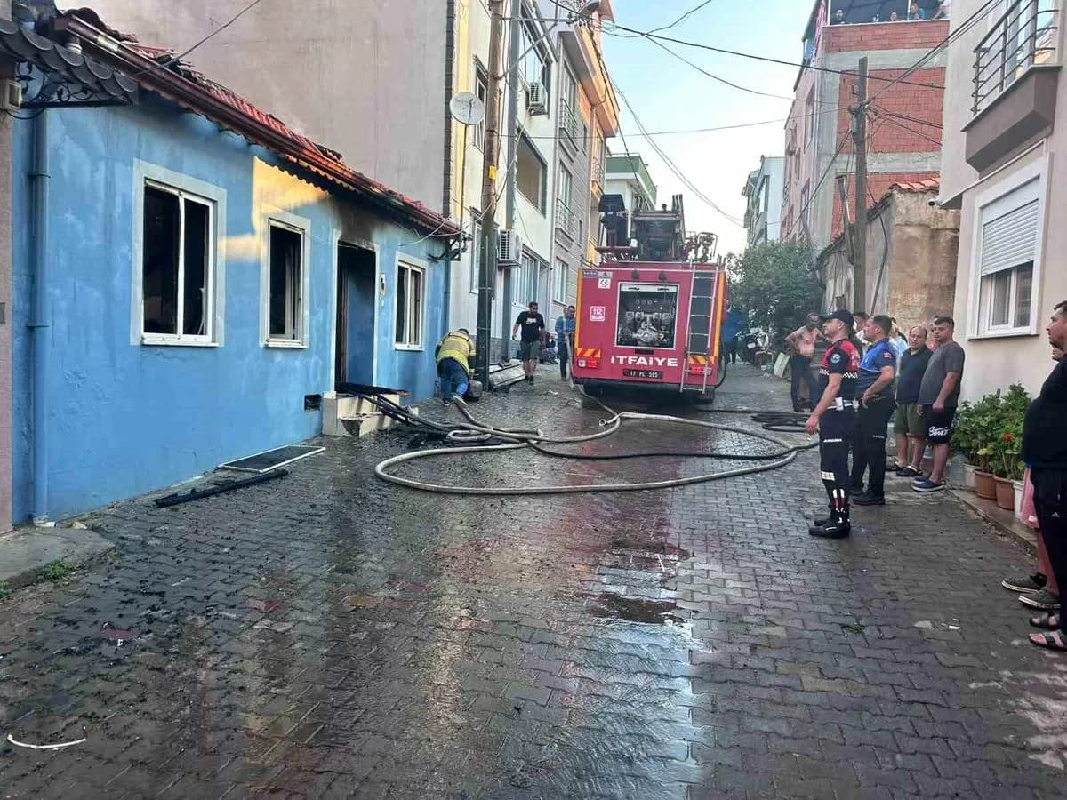 Çanakkale'de Ev Yangını: 1 Kişi Yaralandı