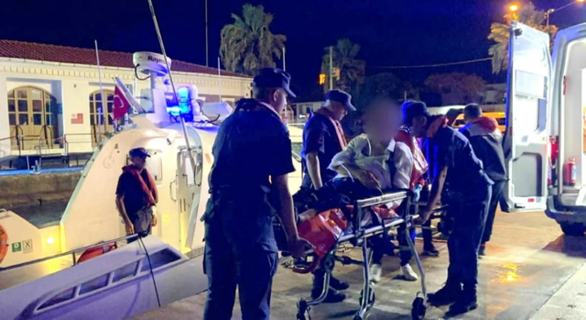 Bozcaada’da Beyin Kanaması Riski Taşıyan Hastanın Acil Müdahalesi: Sahil Güvenlik Çanakkale’ye Ulaştırdı