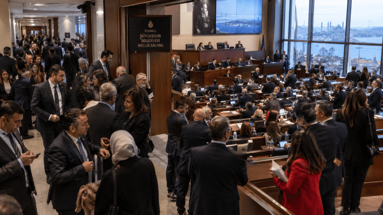 İBB'de başkanlık hesabı: 151 oy nereden çıkacak? Gizli pusulada CHP, YENİ Parti ve DEM dengesi
