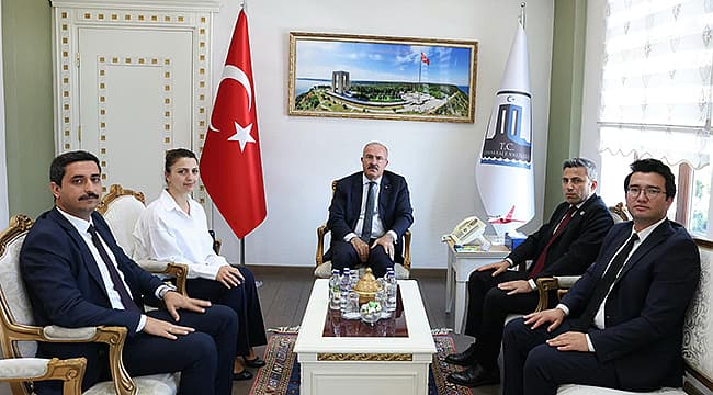 BAYRAMİÇ'TEN AYRILAN HÂKİM VE SAVCILARDAN VALİ TORAMAN'A VEDA ZİYARETİ