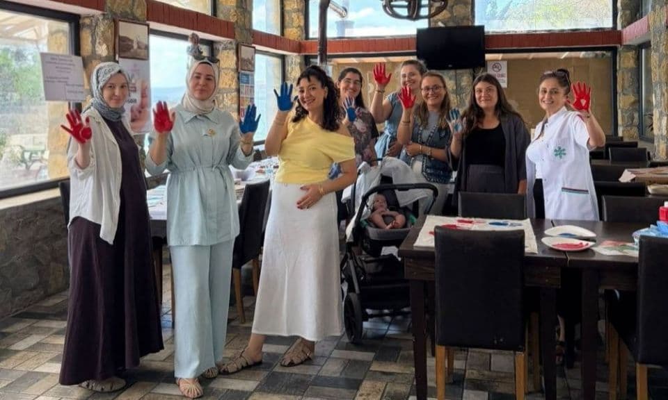 Eceabat’ta Dünya Emzirme Haftası Etkinliği: Anne Sütü Bebeğin İlk Koruyucusu