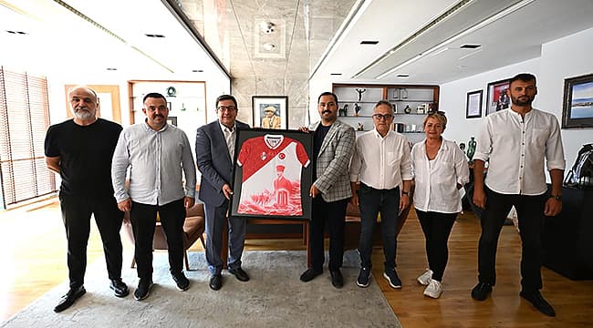 ÇANAKKALESPOR'DAN BELEDİYE BAŞKANI MUHARREM ERKEK'E ZİYARET