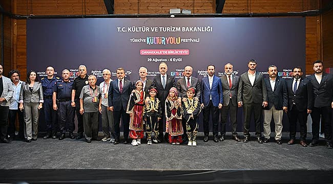 ÇANAKKALE KÜLTÜR YOLU FESTİVALİ BAŞLADI: 9 GÜNDE 162 ETKİNLİK Çanakkale Kültür Yolu Festivali, organize edilen açılış programıyla hayata geçti. Kültür ve Turizm Bakanlığı eliyle 29 Ağustos–6 Eylül tarihleri arasında gerçekleştirilen şenlik, içinde