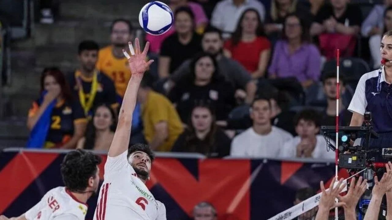 A Milli Erkek Voleybol Takımı, Romanya'ya yenildi