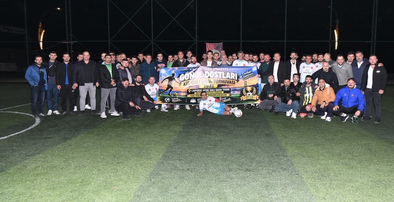 Lapseki’de 12 Takımın Katıldığı Gönül Dostları Futbol Turnuvası Başladı
