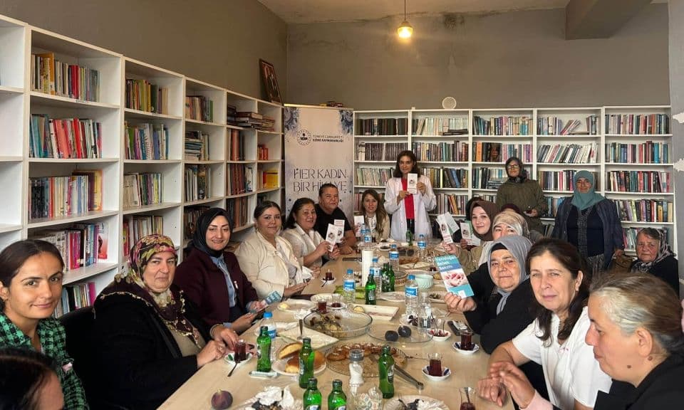 Ezine’de Kadınlara Normal Doğum Bilgilendirmesi Gerçekleştirildi