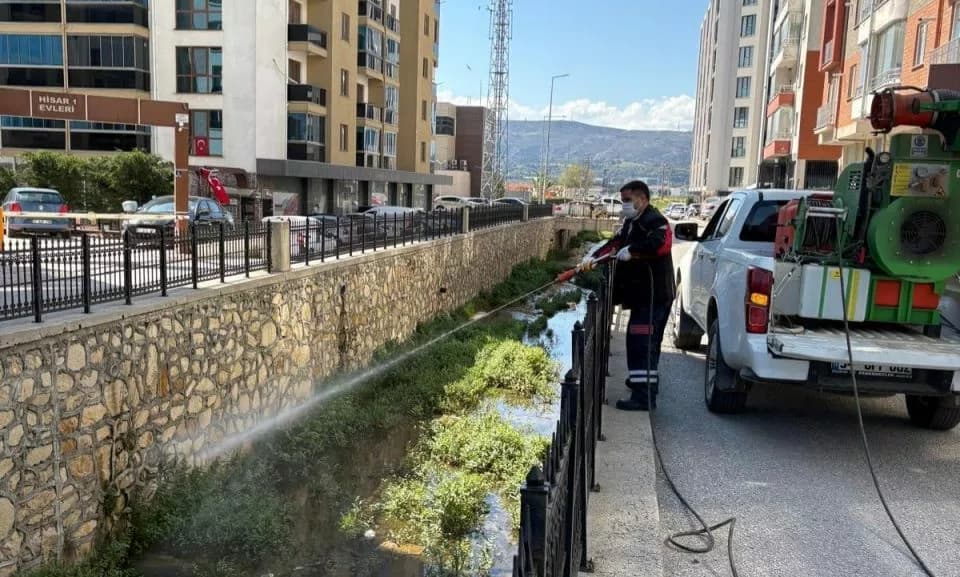 Çanakkale'de Larvasit Uygulamaları Sürüyor