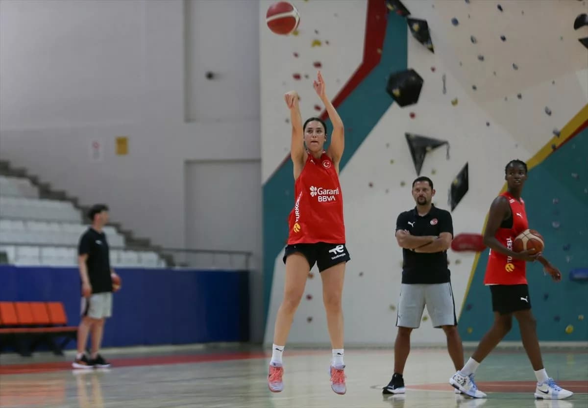 U16 Kız Basketbol Milli Takımı Çanakkale'de Kamp Yapıyor