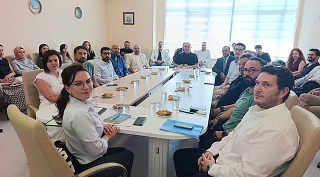 ÇANAKKALE'DE HASTA SEVK SÜREÇLERİ MASAYA YATIRILDI Çanakkale’de il içi ve il dışı hasta sevk süreçlerinin değerlendirilmesine için buluşma düzenlendi. 2026-2027 SU ÜRÜNLERİ AV SEZONU BAŞLADI ÇANAKKALESPOR’DAN HALİL ERTUĞRUL’A 60. YIL FORMASI