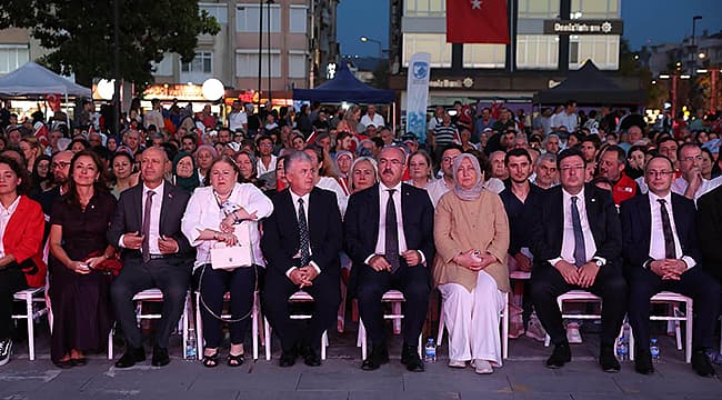 ÇANAKKALE'DE 15 TEMMUZ ANMA PROGRAMI YOĞUN KATILIMLA GERÇEKLEŞTİRİLDİ