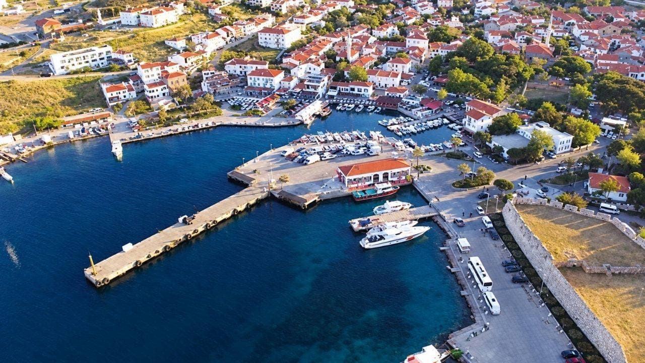 Bozcaada’da Rıhtım Projesi Karşıtı Toplum Mücadelesi