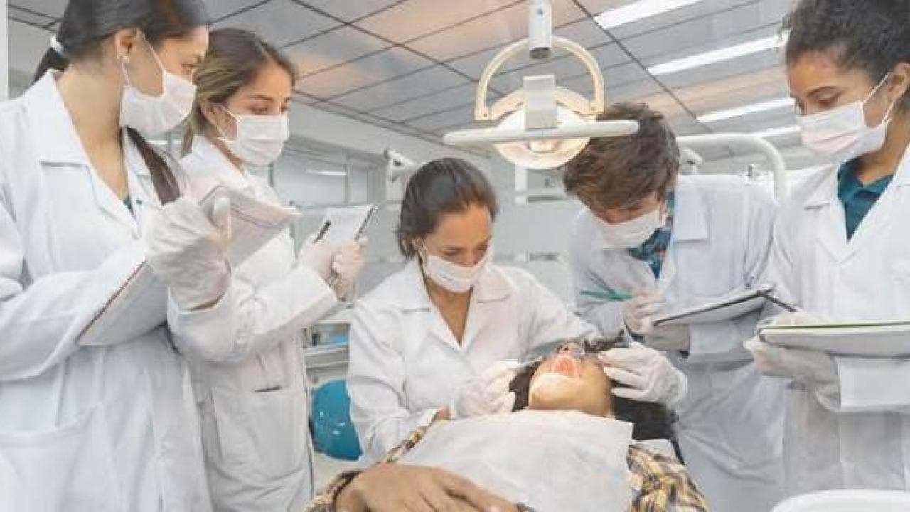 Diş Hekimliği Öğrencileri Dikkat! Yeni Sınav ve Klinik Kuralları Geldi