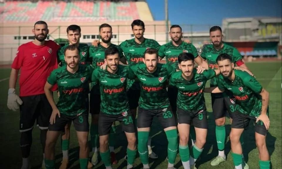 Ezinespor'dan Kritik Karar: Küçükçekmece SK Maçına Çıkmıyor