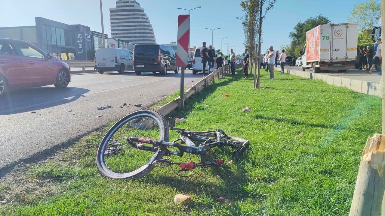 Çanakkale'de Otomobilin Çarptığı Bisikletli Hayatını Kaybetti
