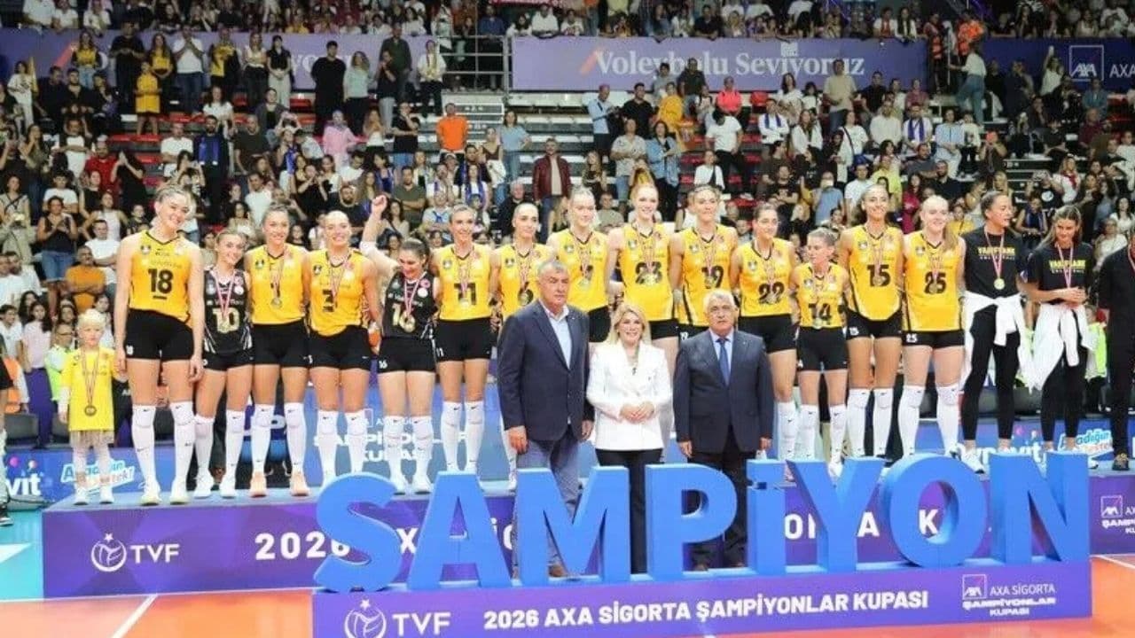 VakifBank, AXA Sigorta Şampiyonlar Kupası'nı Çanakkale'de Gururla Taçlandırdı