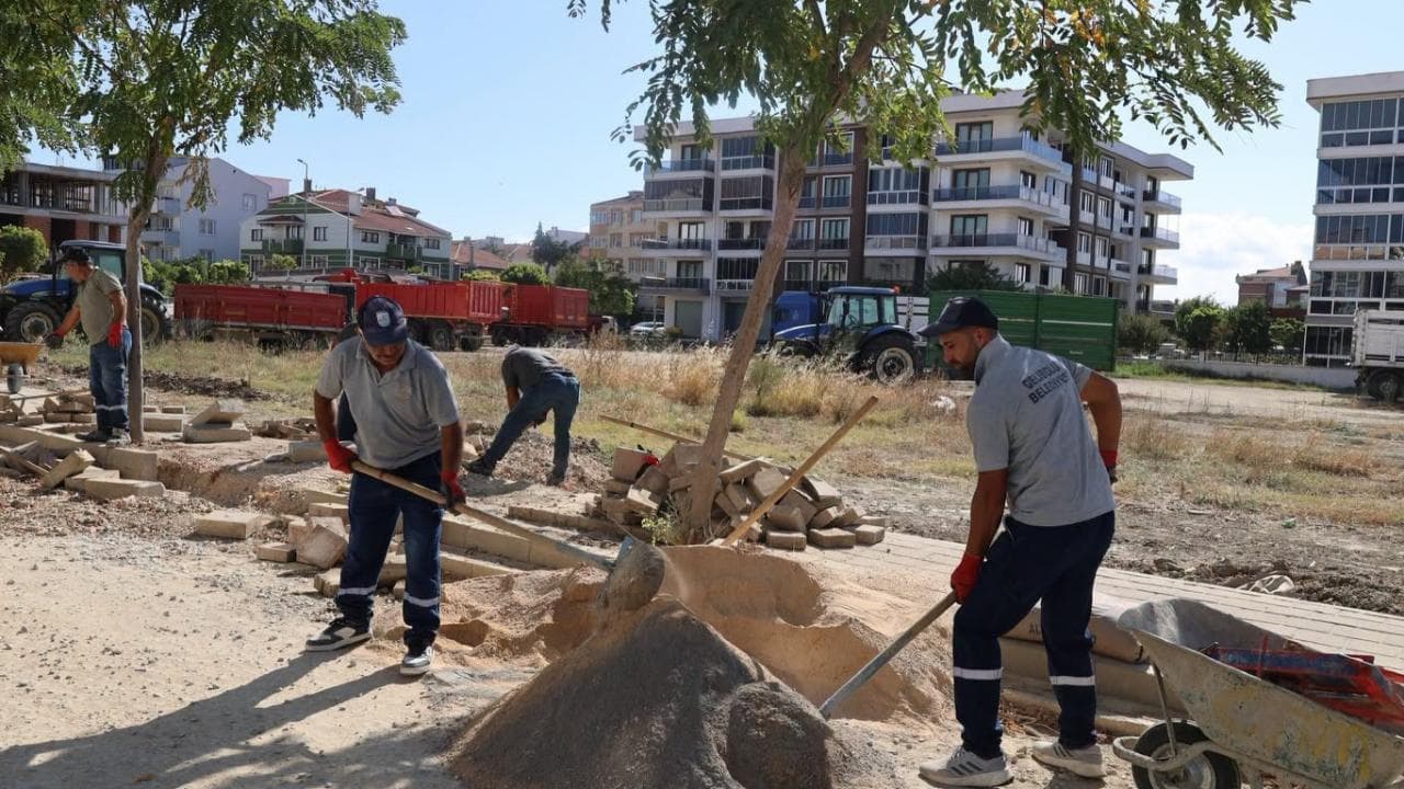 Gelibolu’da belediye ekipleri alanda: Çalışmalar il çapında devam ediyor