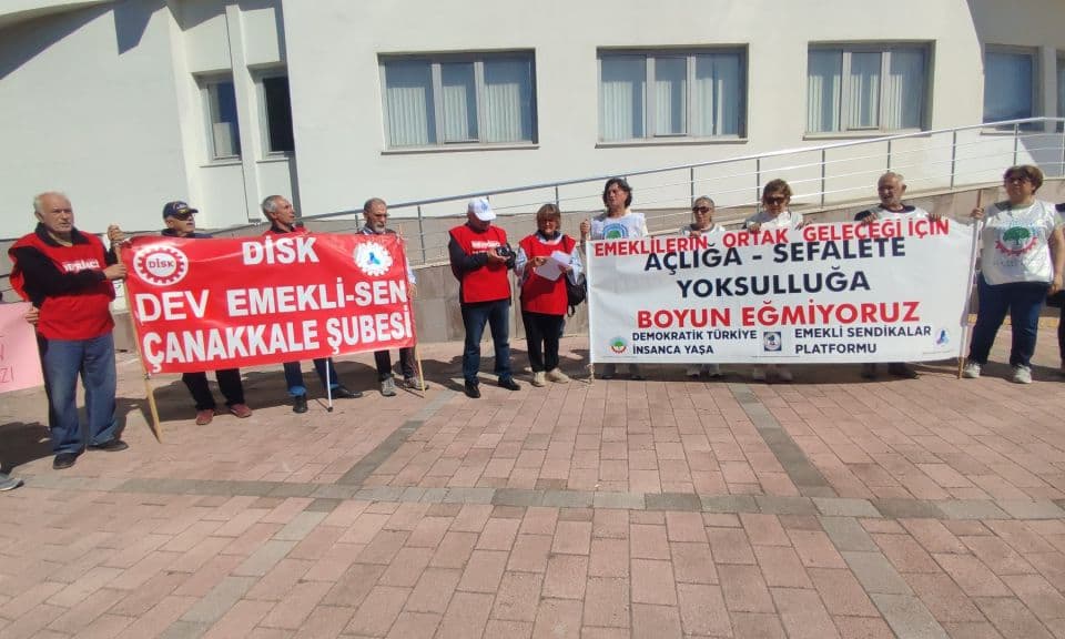 Çanakkale’de Emeklilerden TÜİK ve Hayat Pahalılığı Tepkisi: "İnsanca Yaşam İstiyoruz"