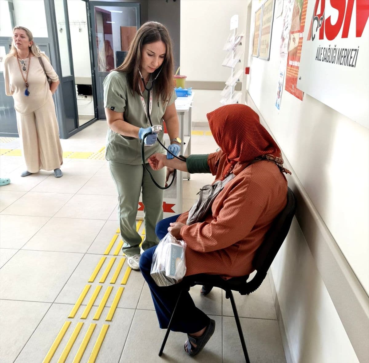 Gelibolu’da Halk Sağlığı Haftası’nda Ücretsiz Tansiyon ve Şeker Kontrolleri