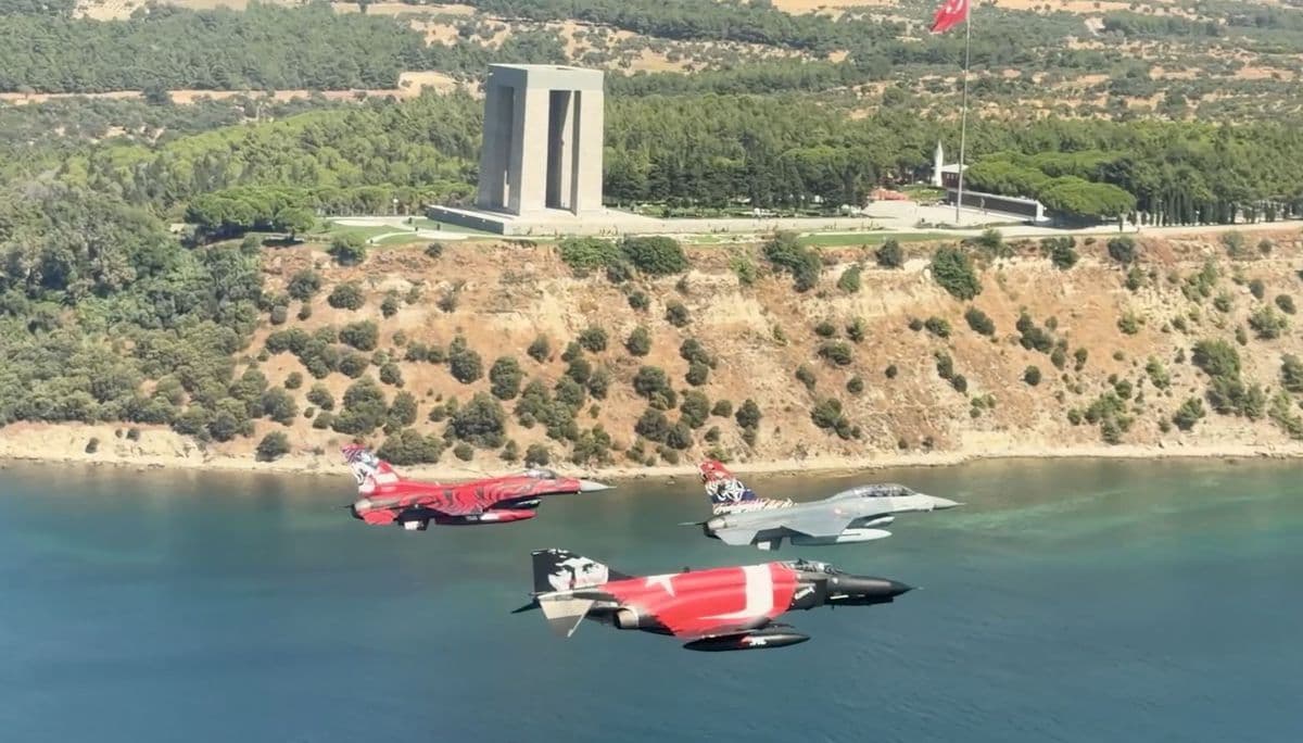 Hava Kuvvetleri Komutanı'ndan Yılın İlk Uçuşu