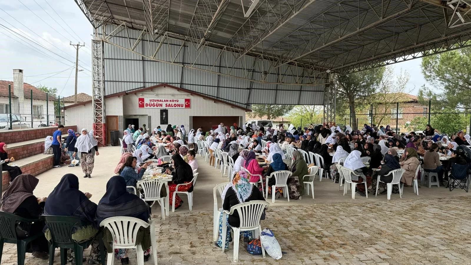 Çanakkale'nin Kalbi Köy Hayırında Attı