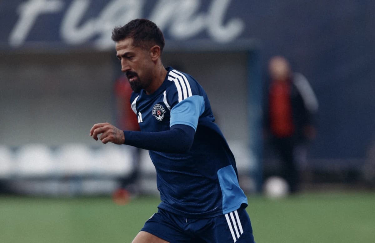 Galatasaray taraftarı Kerem Demirbay’ı yuhaladı!