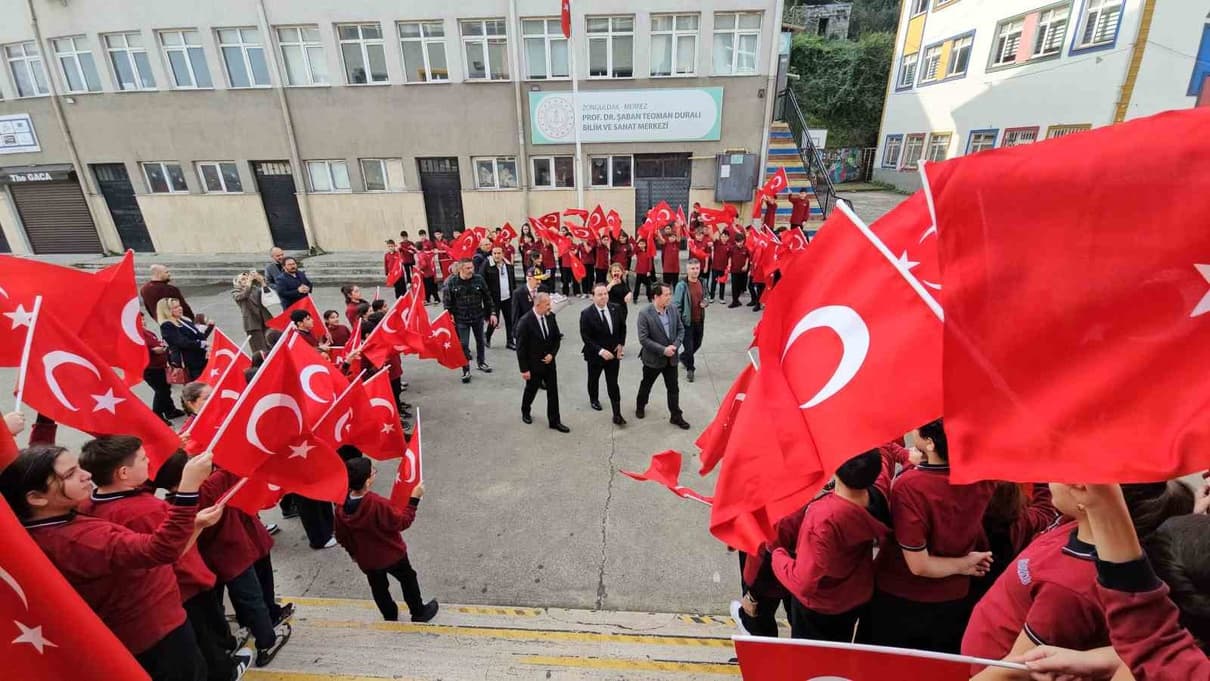 Zonguldak’ta Çanakkale Rölyefi Açıldı – Şehitlik Bayrağıyla Anıldı