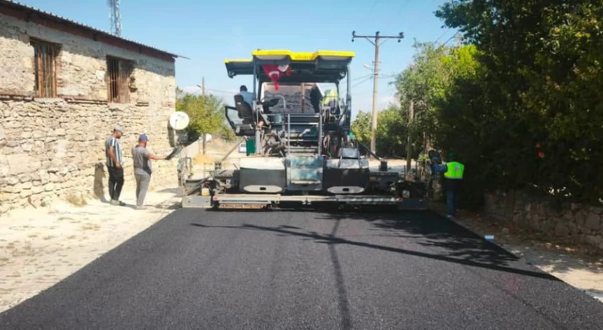 Çanakkale merkez köylerinde asfalt yol girişimler devam ediyor
