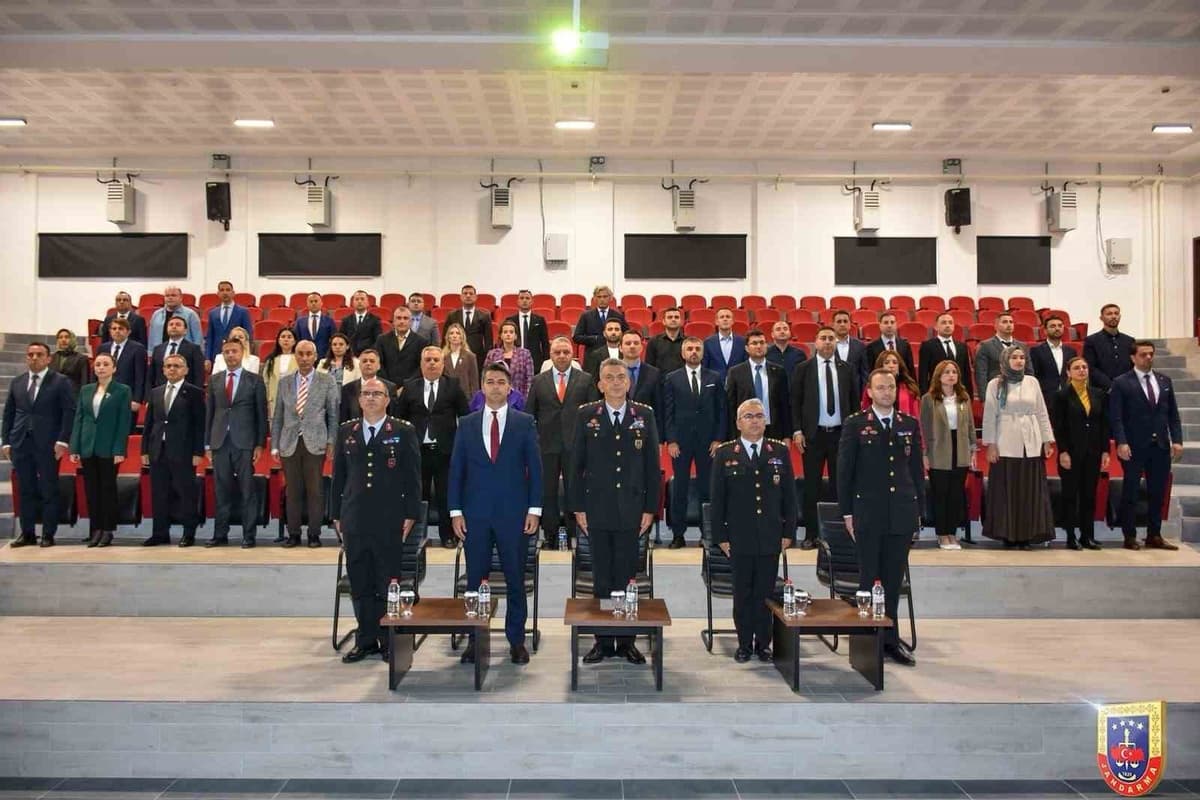 Çanakkale'de Jandarma Eğitim Merkezinde 48 Kursiyere Ceza İnfaz Koruma Eğitimi