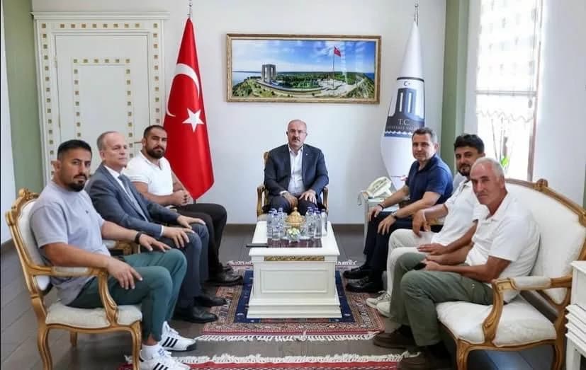 Kırkpınar Başpehlivan Finalisti Feyzullah Aktürk'ün Vali Toraman'a Ziyareti