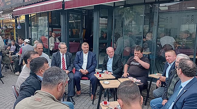 İYİ Parti Ezine’de 104. Kurtuluş Yıl Dönümü Etkinlikleri: Şehitlik, Belediye ve Esnaf Ziyaretleri