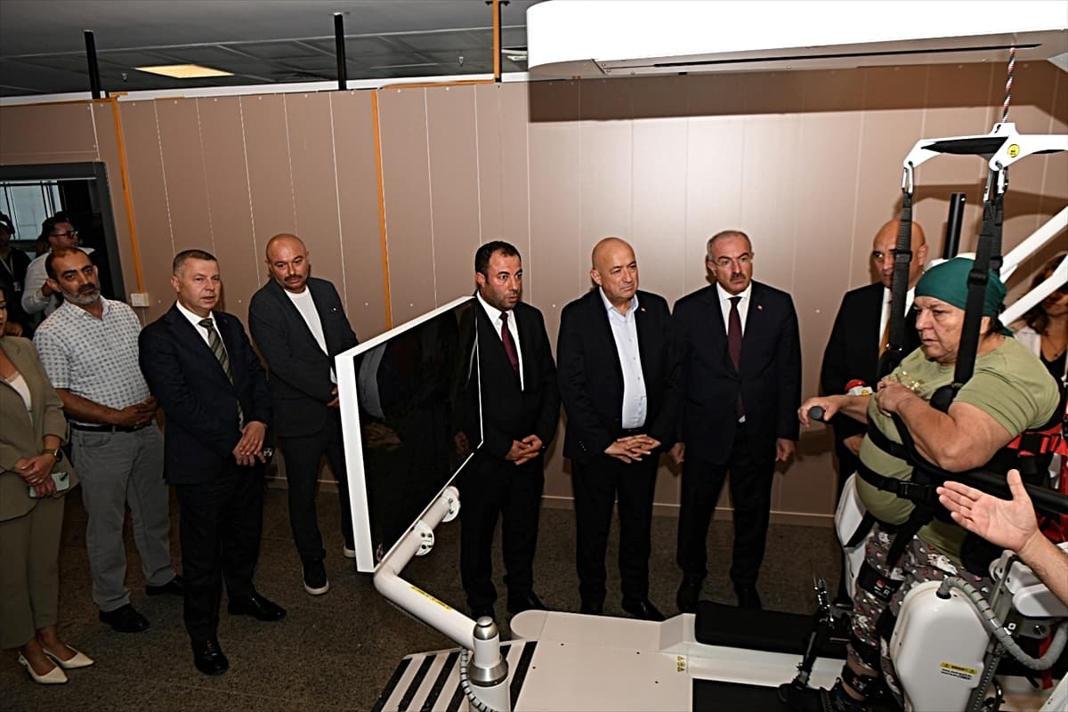 Çanakkale'de robotik yürüme rehabilitasyon ünitesi havzada tarihinde ilk olarak kapılarını açtı