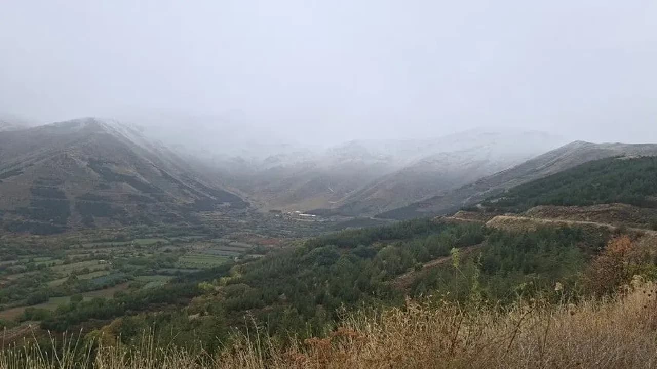 İzmir'in fazla kesimlerine kar yağdı