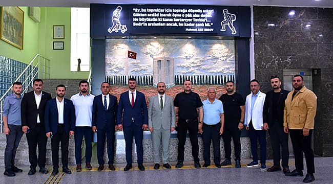 MHP ÇANAKKALE İL YÖNETİMİNDEN ÇOMÜ GENEL SEKRETERİ OĞUZ ÜNAL'A ZİYARET