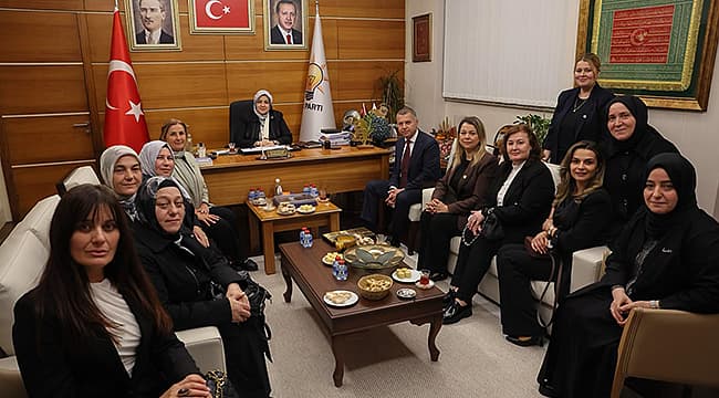 AK PARTİ'DE 5 İLÇEYE YENİ KADIN KOLLARI BAŞKANI AK Parti Çanakkale teşkilatında 5 kazanın kadın kolları başkanlığına güncel isimler görevlendirildi. YAŞLILAR GÜNÜ’NDE HUZUREVİNDE ANLAMLI BULUŞMA ÜNİVERSİTE ÖĞRENCİLERİ İÇİN ÖĞRENİM YARDIMI