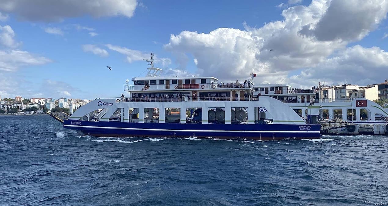 Bozcaada feribot seferlerine fırtına engeli: 4 sefer iptal edildi - Sözcü Gazetesi