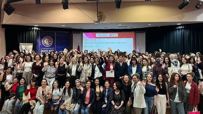 Dünya Ebeler Günü ÇOMÜ'de Kutlandı