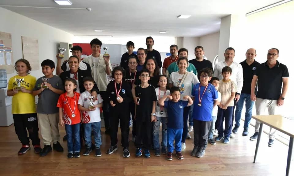 Çanakkale Belediyesi Gençlik Bayramı Satranç Turnuvası