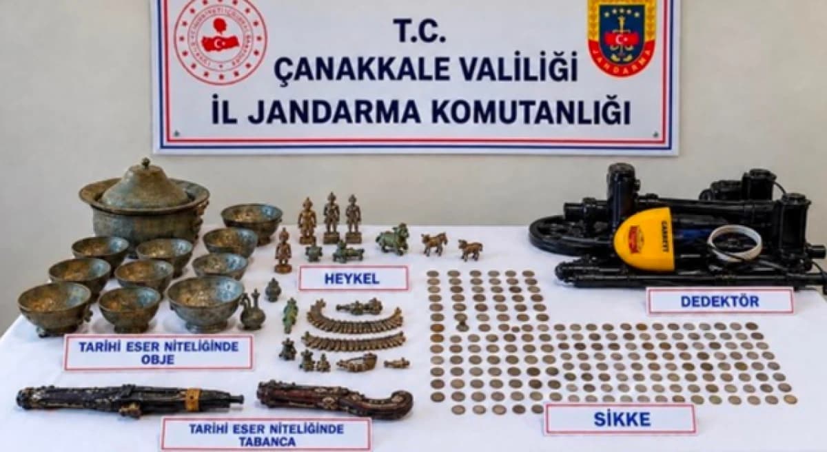 Ezine’de geçmişten gelen eser kaçakçılarına operasyon!