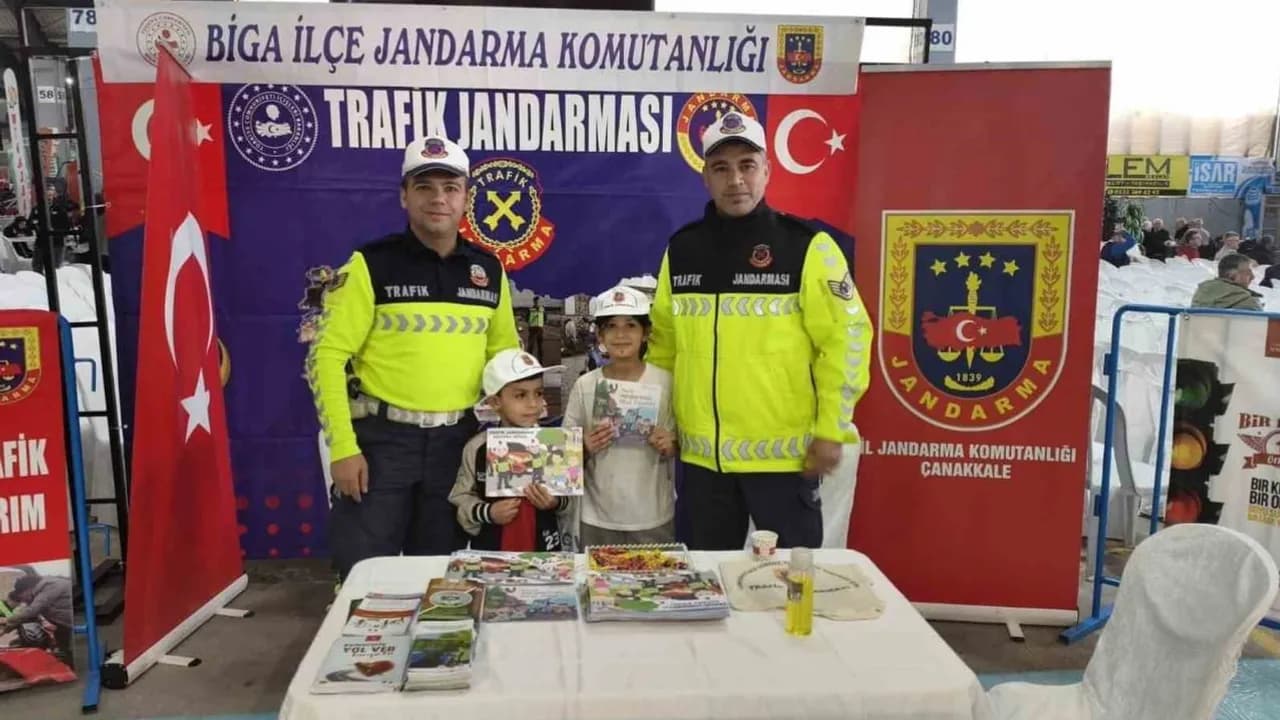 Biga Fuarı'nda Jandarma Trafik Bilinci Standı