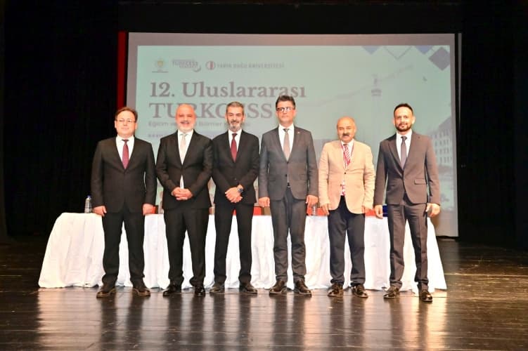 Üniversitelerarası Kurul Başkanı ve ÇOMÜ Rektörü Prof. Dr. Ramazan Cüneyt Erenoğlu, XII. Uluslararası TURKCESS Kongresi’nin Açılışına Katıldı