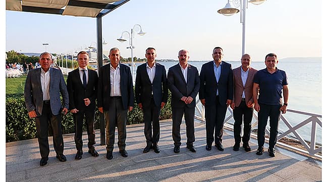 VALİ TORAMAN, GÖREV DEĞİŞİKLİĞİ YAŞAYAN SAHİL GÜVENLİK KOMUTANLARIYLA VEDALAŞTI