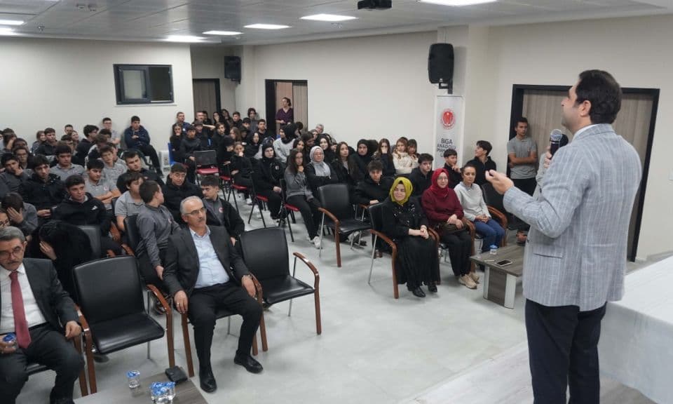 Biga’da İmam Hatipler Haftası: Öğrenciler ve Yetkililer Bir Araya Geldi