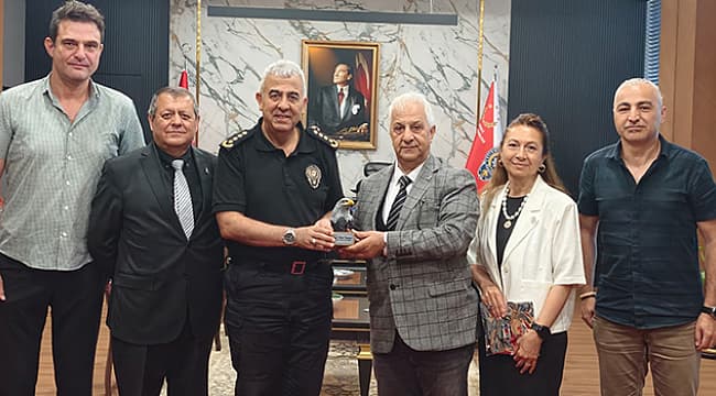 EMNİYET MÜDÜRÜ DAĞISTANLI'YA SİYAH-BEYAZ ZİYARET