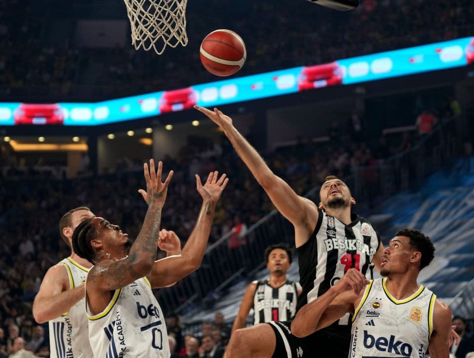 Basketbol Arenasında Dev Rekabet: Fenerbahçe ve Beşiktaş 39. Cumhurbaşkanlığı Kupası İçin Sahada!